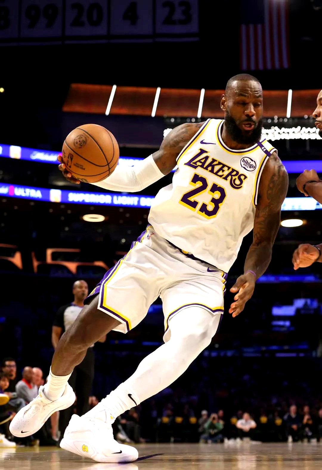 挑战我的足球审美，又值得去参考和对标（颠覆我的足球审美，却是可借鉴的标杆）