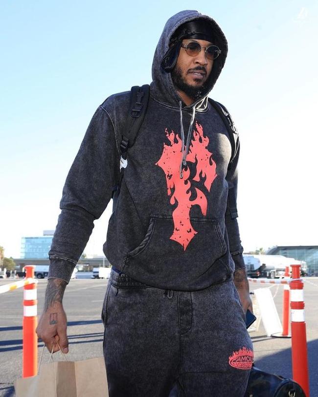 荷甲战报：奥斯汀破门，肖蒂尔建功，兹沃勒2-1海伦芬（荷甲：兹沃勒2-1击败海伦芬，奥斯汀破门、肖蒂尔建功）