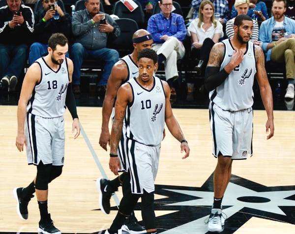 半场战报：乌迪内斯0-1热那亚，马利诺夫斯基点射（半场比分：热那亚1-0领先乌迪内斯，马利诺夫斯基点球命中）