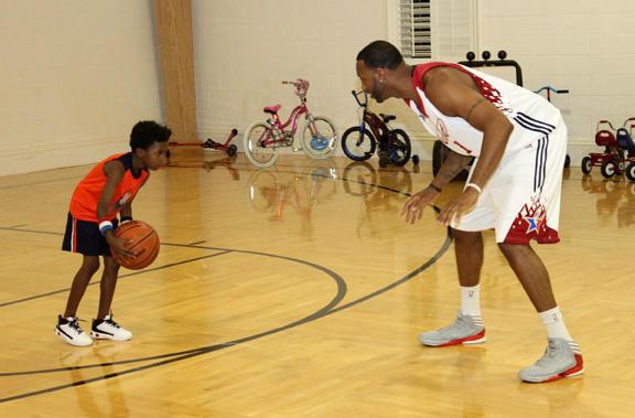 新任纽约市长是阿森纳球迷，采访中热情提及斯奎拉奇和沙马赫（纽约新市长自称阿森纳球迷，受访时热情谈起斯奎拉奇与沙马赫）